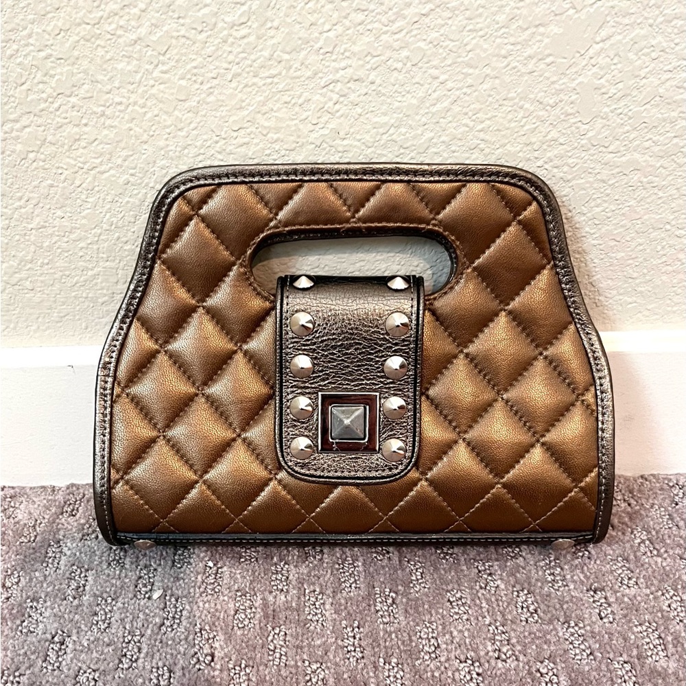 Authentic Mint Be & D clutch bag. Sz 9.5”x7”